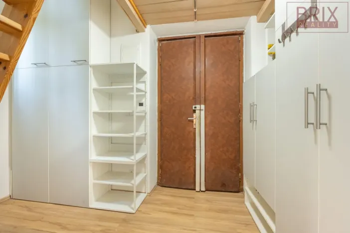 Pronájem bytu 2+1, Praha, Štefánikova, 61 m2