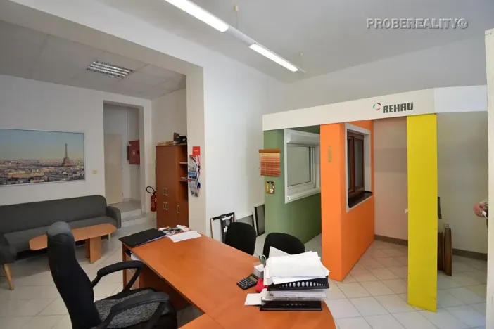 Pronájem obchodního prostoru, Beroun, Nám. M.Poštové, 49 m2