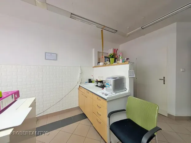 Pronájem obchodního prostoru, Beroun, V Pražské bráně, 42 m2