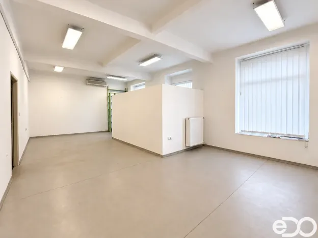 Pronájem kanceláře, Praha, Freyova, 92 m2