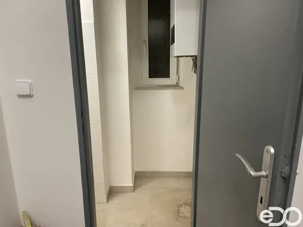 Pronájem kanceláře, Praha, Freyova, 92 m2