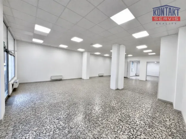 Pronájem obchodního prostoru, České Budějovice, Lannova tř., 212 m2