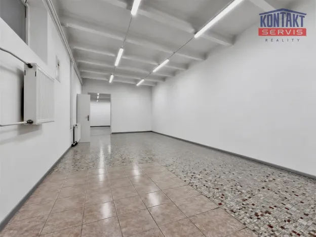 Pronájem obchodního prostoru, České Budějovice, Lannova tř., 212 m2