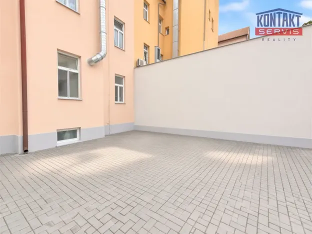 Pronájem obchodního prostoru, České Budějovice, Lannova tř., 212 m2