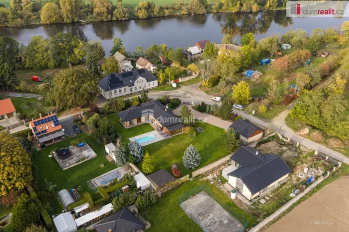 Prodej rodinného domu, Záluží - Kozlovice, 175 m2
