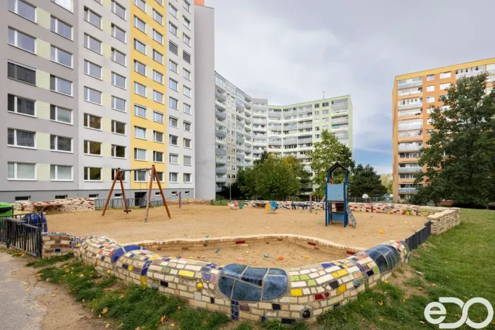 Prodej bytu 2+kk, Praha - Stodůlky, Bronzová, 54 m2