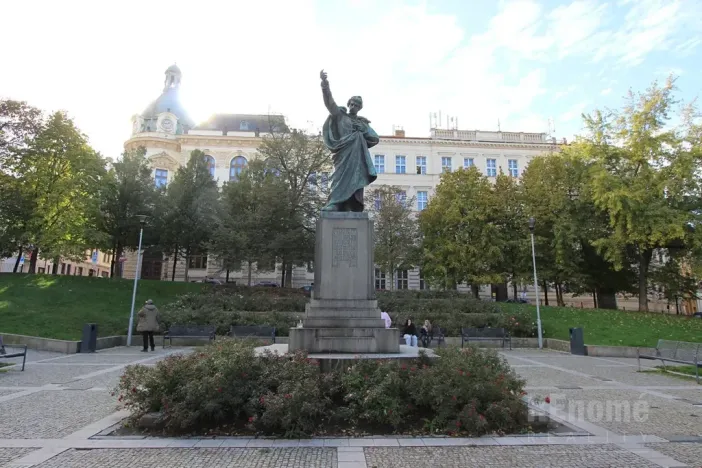 Pronájem bytu 2+1, Praha - Žižkov, Lupáčova, 67 m2