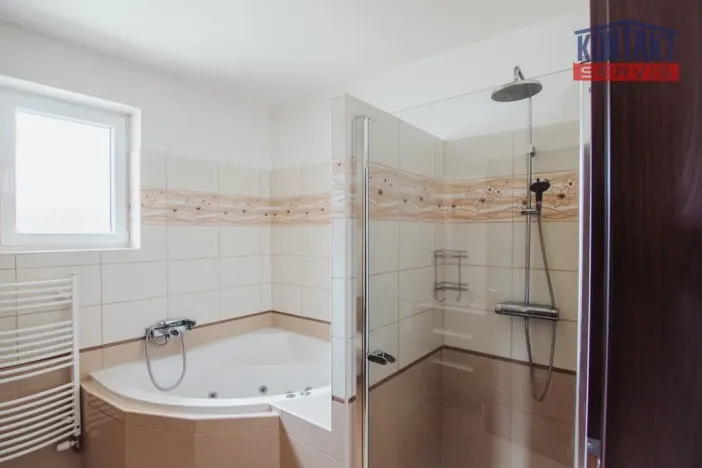 Prodej rodinného domu, Lišov - Velechvín, 135 m2