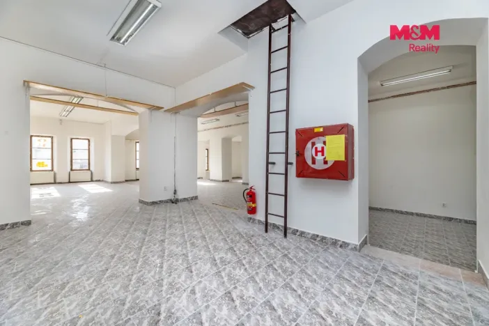 Prodej obchodního prostoru, Bruntál, nám. Míru, 550 m2