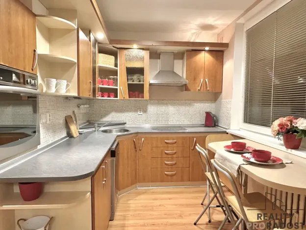 Pronájem bytu 3+1, 73 m², Synkova, Olomouc, Lazce