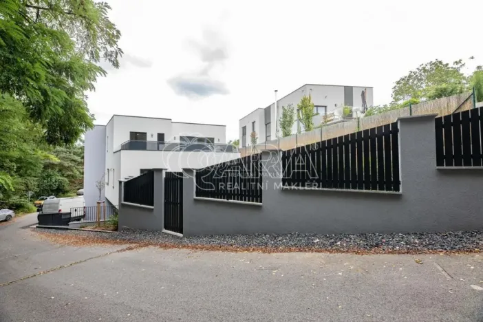 Pronájem bytu 4+kk, Praha - Hloubětín, Mandloňová, 174 m2