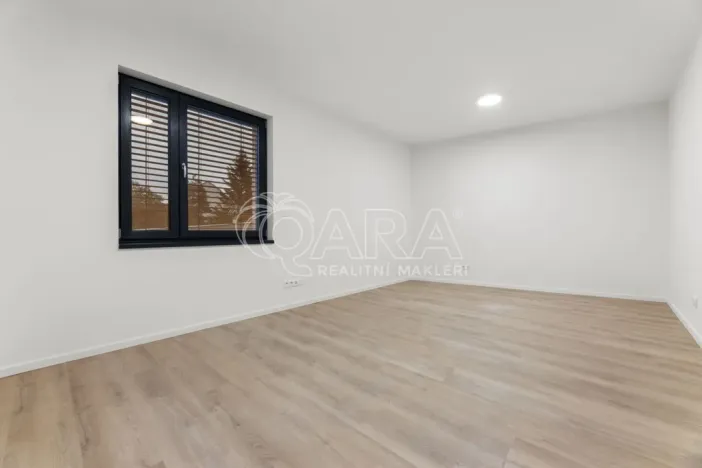Pronájem bytu 4+kk, Praha - Hloubětín, Mandloňová, 174 m2