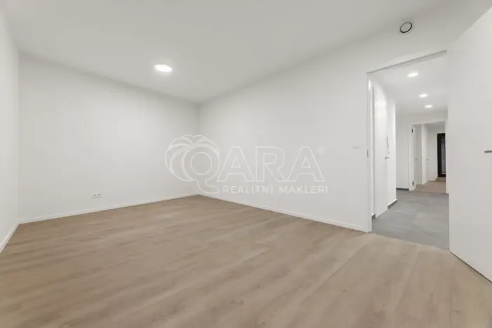 Pronájem bytu 4+kk, Praha - Hloubětín, Mandloňová, 174 m2