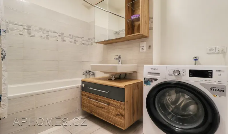 Pronájem bytu 3+kk, Praha - Strašnice, Nad Primaskou, 70 m2