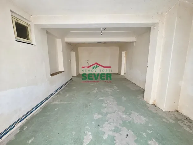 Pronájem obchodního prostoru, Lom, nám. Republiky, 330 m2